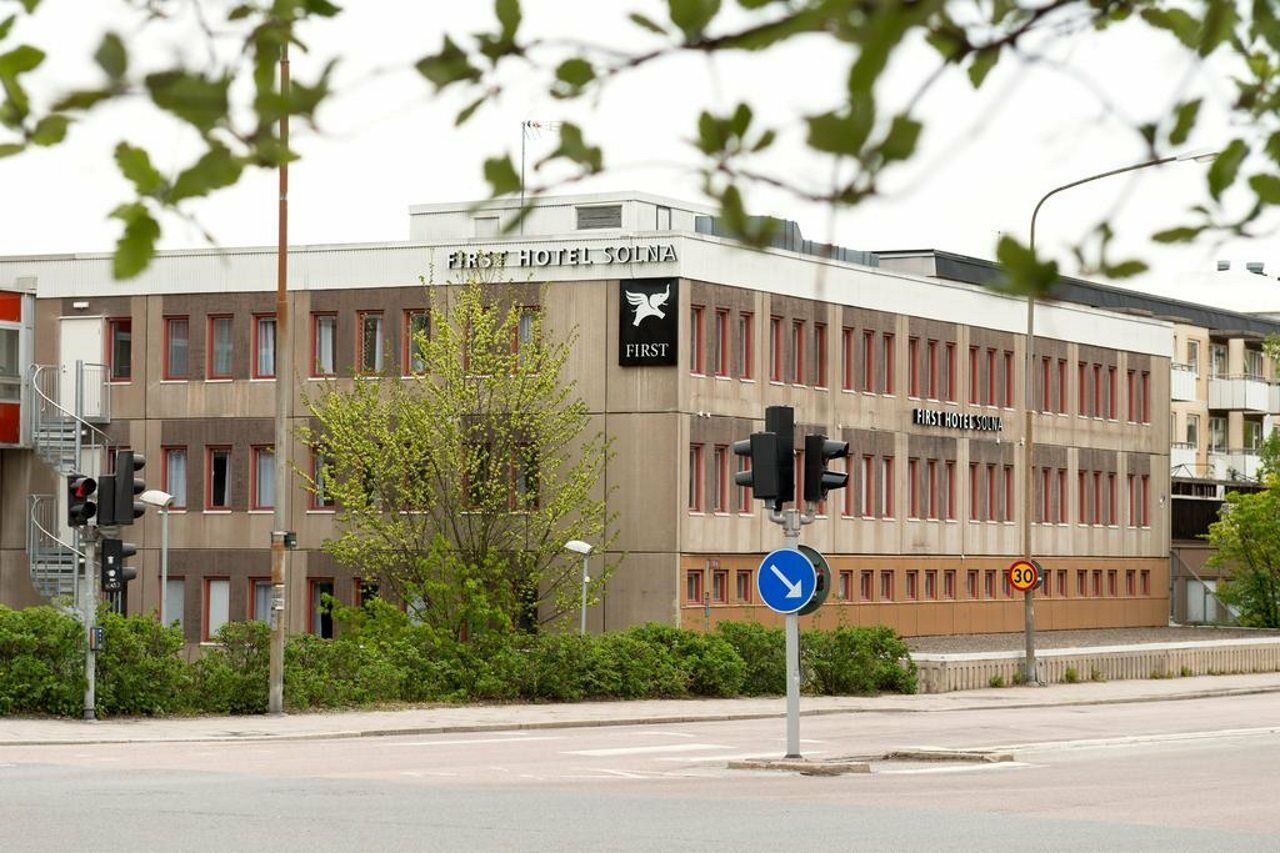 First Hotel Solna Bagian luar foto