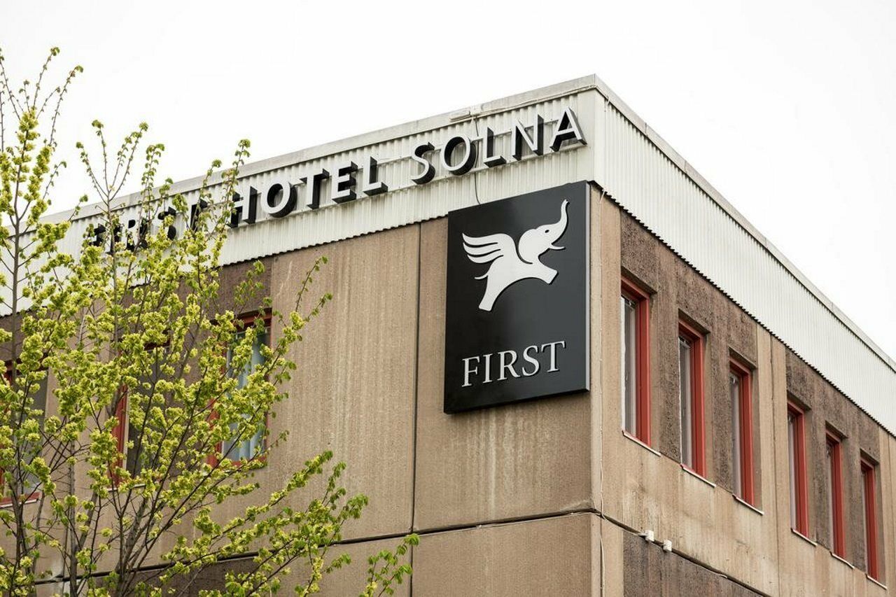 First Hotel Solna Bagian luar foto